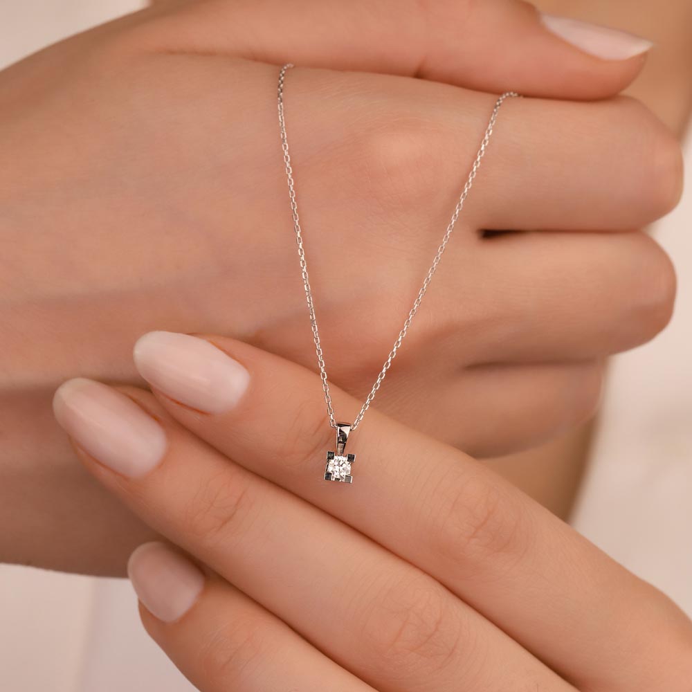 0,10 Karat Lab Pırlantalı Tektaş Kolye - FP04056