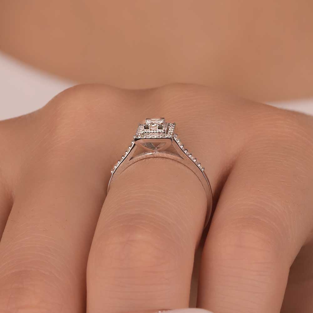 Özel Tasarım Yüzükler 0,25 Karat Lab Pırlanta Tektaş Yüzük - FP05003