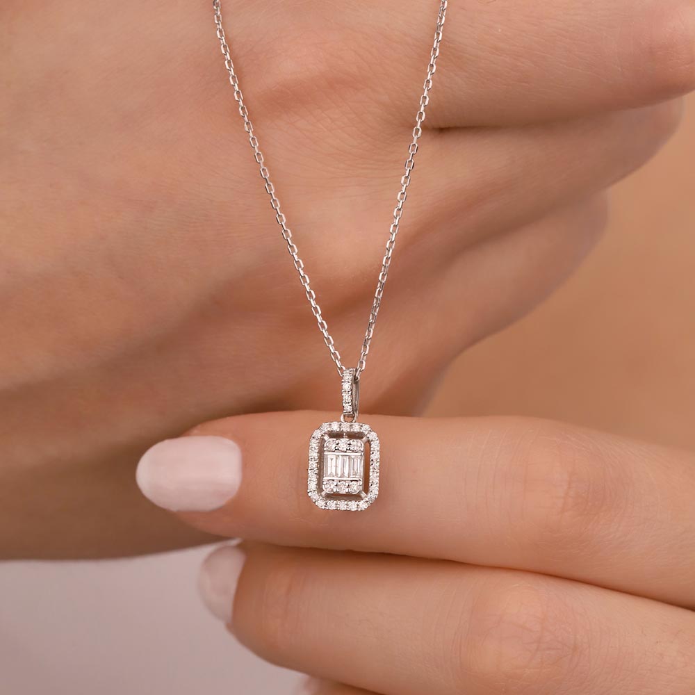 0,30 Karat Lab Pırlantalı Baget Taşlı Kolye - FP02587