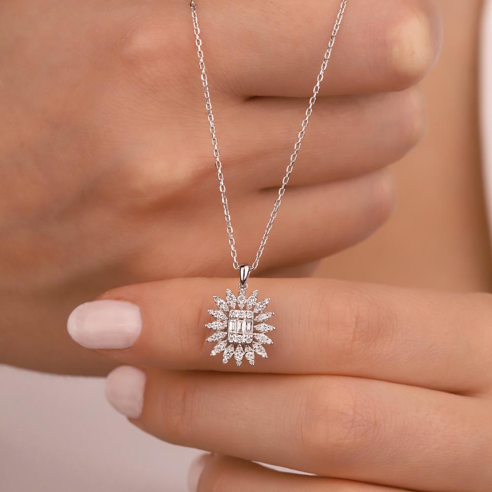 0,40 Karat Lab Pırlantalı Baget Taşlı Kolye - FP02606
