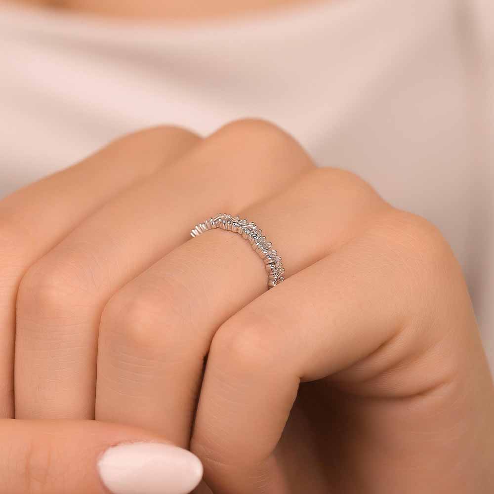 0.42 Karat Lab Pırlanta Özel Tasarım Çapraz Baget Yarımtur Yüzük - FP09432