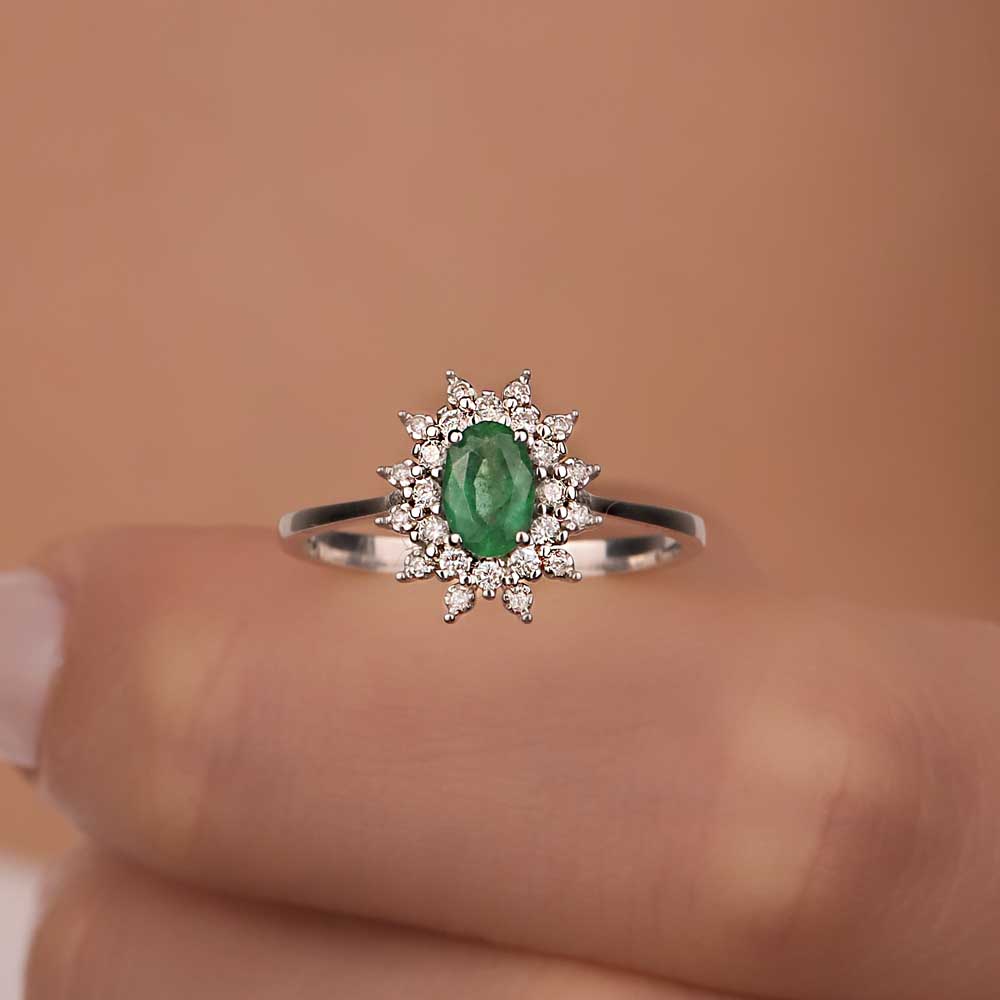 0,52 Karat Lab Pırlanta Oval Jasmine Zümrüt Yüzük - FP03508