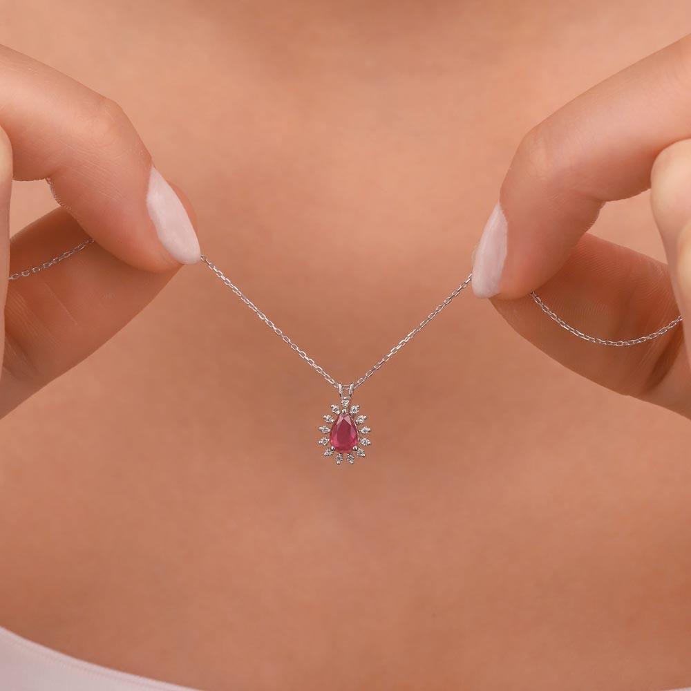 0,55 Karat Lab Pırlantalı Yakut Taşlı Kolye - FP03746