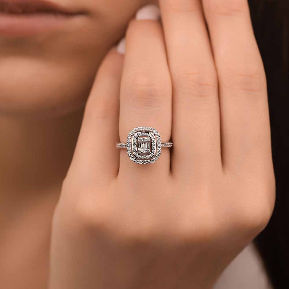 0,59 Karat Laboratuvar Pırlanta Taşlı  Baget Tasarım Yüzük
