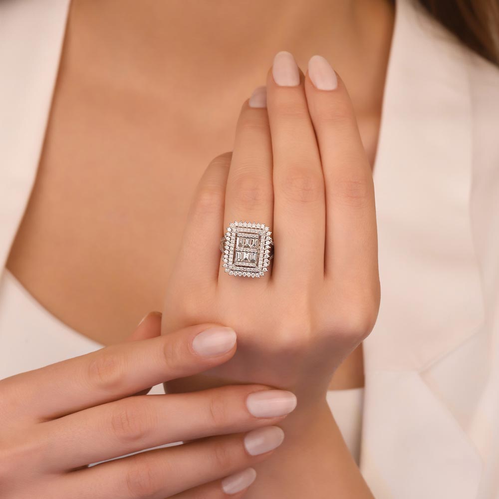 1,95 Karat Laboratuvar Pırlantalı Baget Taşlı Yüzük